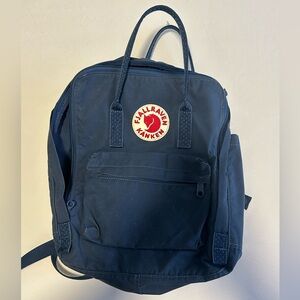 Fjallraven Kånken Navy Backpack